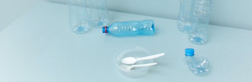 single-use-plastic-bottles-cuttlery-container